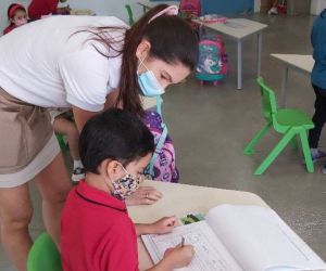 Clases en el Bureche School.