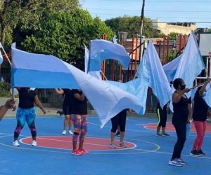 Comunidad del barrio Líbano 2000 sacó la bandera de Santa Marta