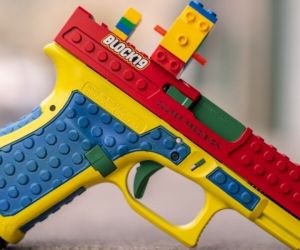 Pistola parecida a un juguete Lego