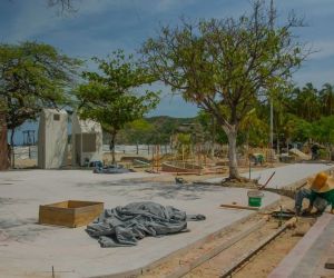 Remodelación en el camellón de El Rodadero 