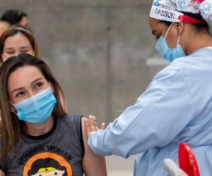 Vacunación de jóvenes en Colombia.