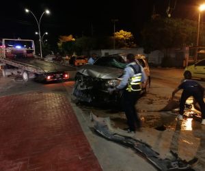 Así quedó la camioneta en la que se movilizaba Juan Carlos de León.