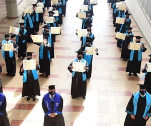 Los graduandos recibieron el título en Administración Pública y Administración de la Seguridad y Salud en el Trabajo.