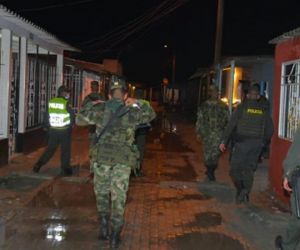 En diferentes sectores del área urbana la Policía y el Ejército están realizando allanamientos.