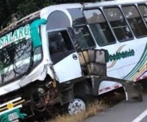  Bus accidentado en La Cordialidad tras arrollar a una vaca.