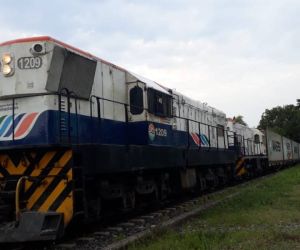 Tren de carga comercial que va hasta La Dorada.