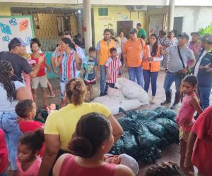 Asisten a damnificados en la Zona Bananera.