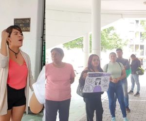 Mujeres llegaron hasta la Gobernación del Magdalena.