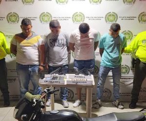 Deben responder por el delito de fabricación, tráfico o porte de armas de fuego o municiones.