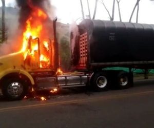 Atentado terrorista en la vía de Medellín a la Costa.