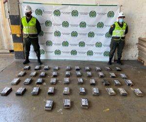 Con sofisticado equipo de rayos X incautan 44 mil gramos de cocaína.