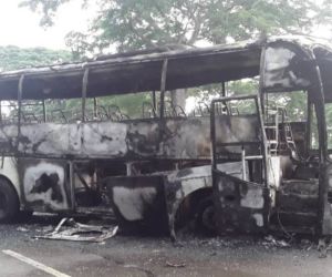 Bus incinerado por 'Clan del Golfo'