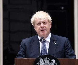 Boris Johnson dimite a su cargo de primer ministro.