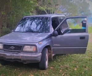 Carro donde iban las víctimas. 