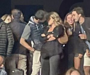 pique y su novia en el concierto