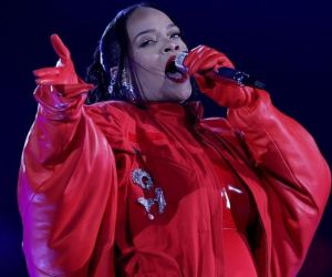 Rihanna Medio Tiempo de Super Bowl 2023.