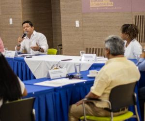 Rector Pablo Vera sustentando logros ante el Consejo Superior.