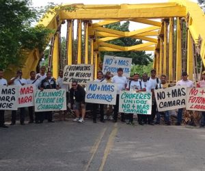 Conductores intermunicipales manifestando. 