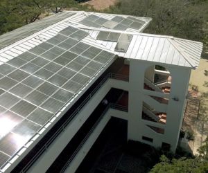 Colegio Bilingüe de Santa Marta, instaló plantas de energía solar.