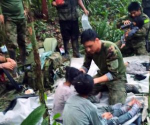 Niños rescatados después de permanecer 40 días en la selva.