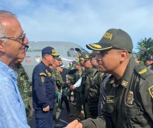 MinDefensa en su visita a Buenaventura.