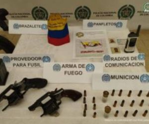 Contra los dos presuntos integrantes de la Segunda Marquetalia fueron formulados cargos por porte de armas de fuego y receptación.