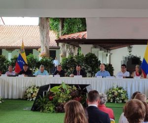 Diálogos de paz adelantados en Caracas.