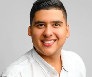 lberto Mario Becerra Saumet, joven de Plato, Magdalena, fue elegido finalista en los Premios Nacional Colombia Participa 2024.