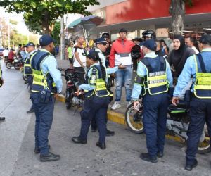 Agentes de tránsito en Santa Marta.