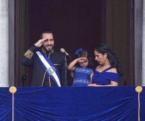 Nayib Bukele asumiendo su segundo periodo presidencial.