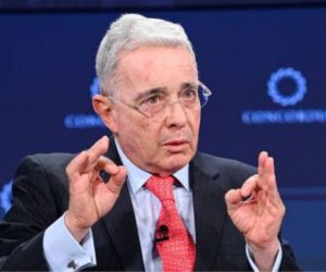 Álvaro Uribe Vélez. 