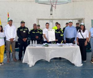 Secretario David Farelo Daza, fuerzas públicas y directivos y representantes de la IED.