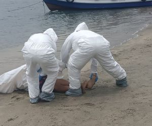 Cadáver encontrado en la Bahía.