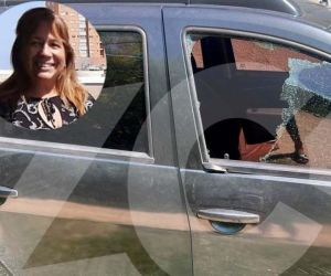 La camioneta impactada y donde se movilizaban las víctimas.