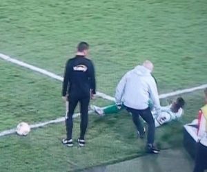 Andrés Felipe Román en el piso.