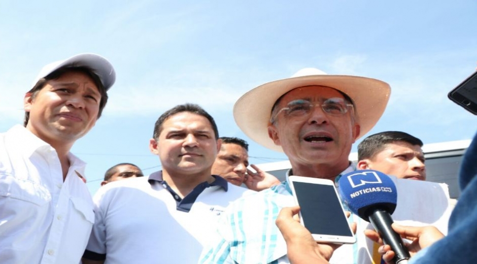 Prensa Rubén Jiménez Rubén Jiménez junto al ex presidente Álvaro Uribe