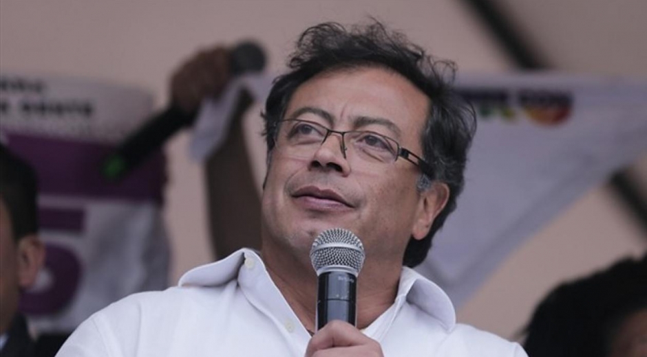  Gustavo Petro, senador. 