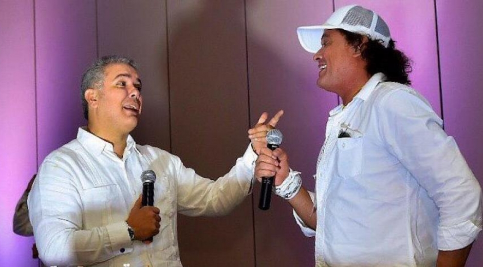 El presidente Iván Duque cantó junto a Carlos Vives. 