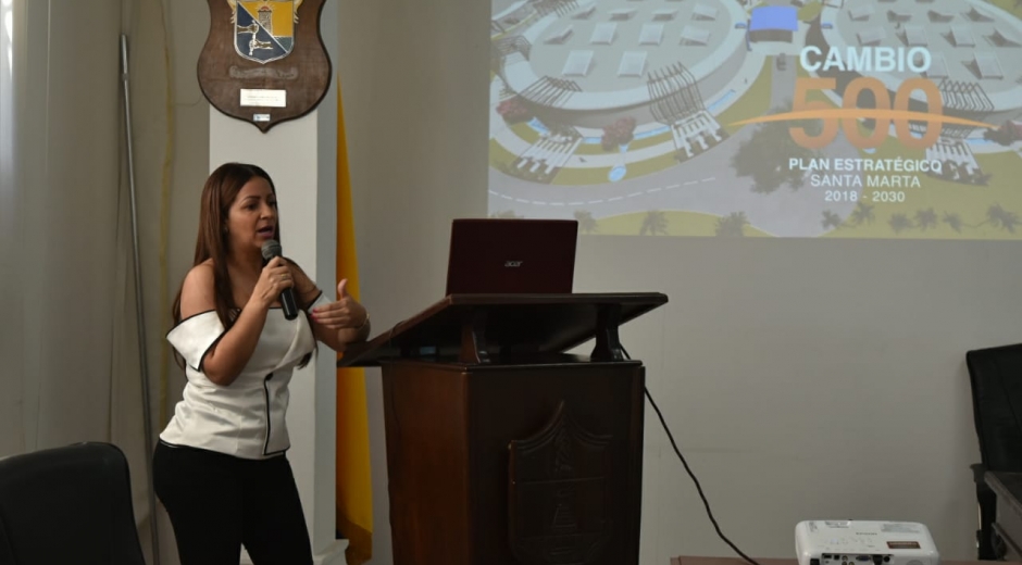 Lla gerente de la Essmar, Ingrid Aguirre. 