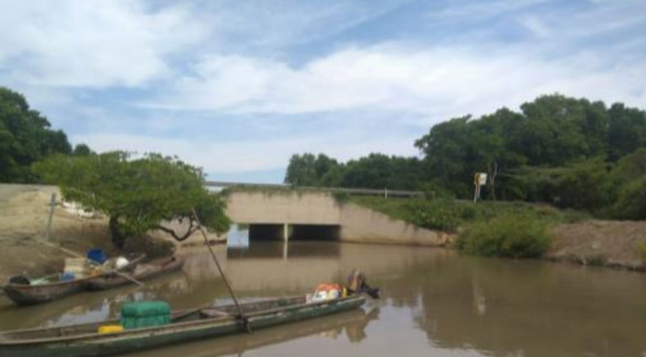 Alcantarilla rectangular del caño clarín vía barranquilla