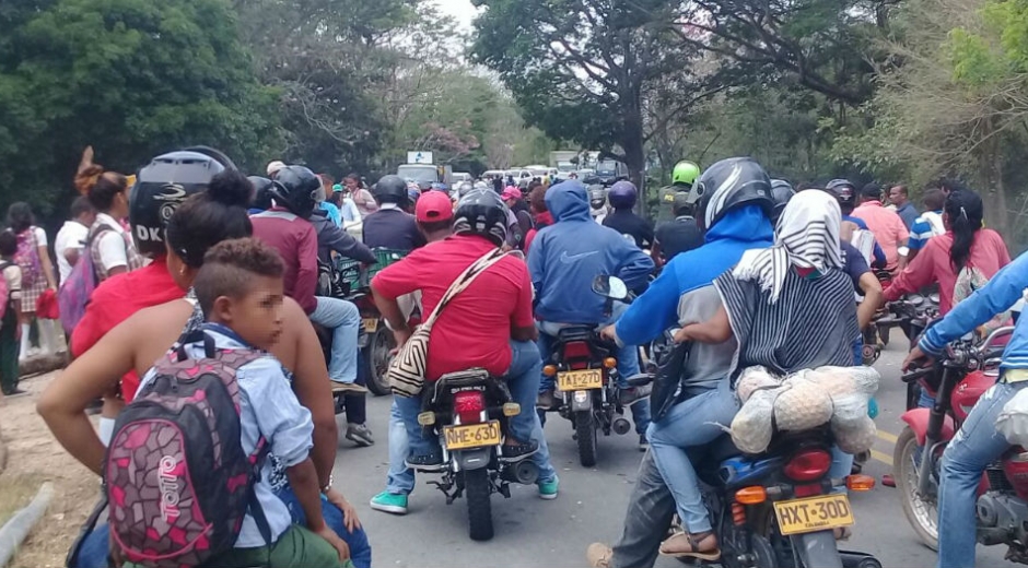 WÍLDER ÁLVAREZ. bloqueos en la vía Guamal- El Banco para exigir transporte escolar.