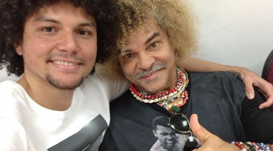 El exjugador Carlos 'El Pibe' Valderrama y su hijo, Carlos Jr. en una selfie