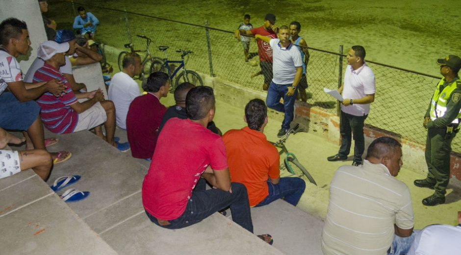 Organización del torneo de fútbol social.
