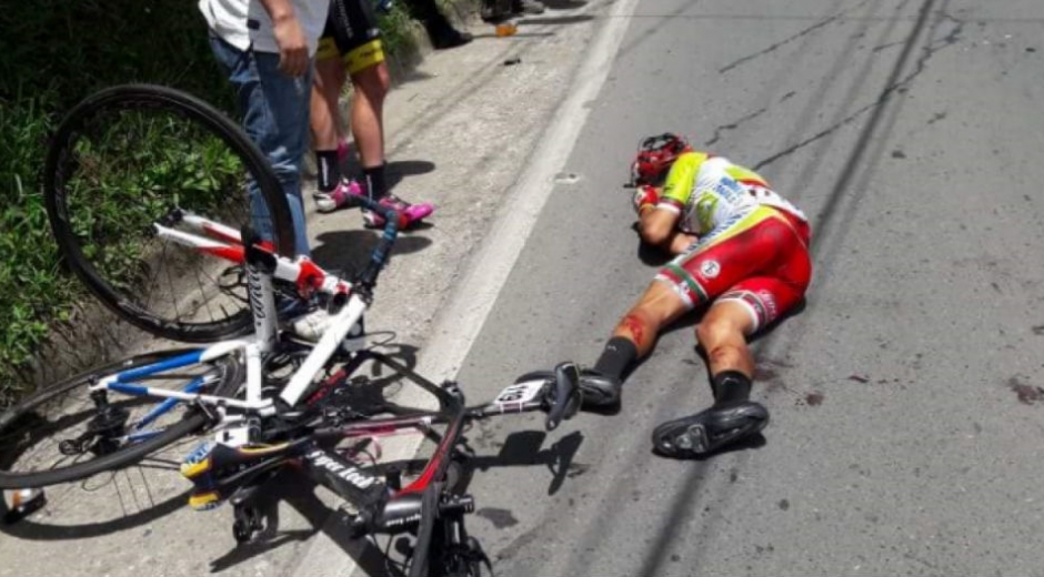  Uno de los ciclistas afectados. 