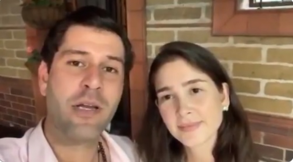 Selfie video del Mello junto a su esposa, Carina Cruz.