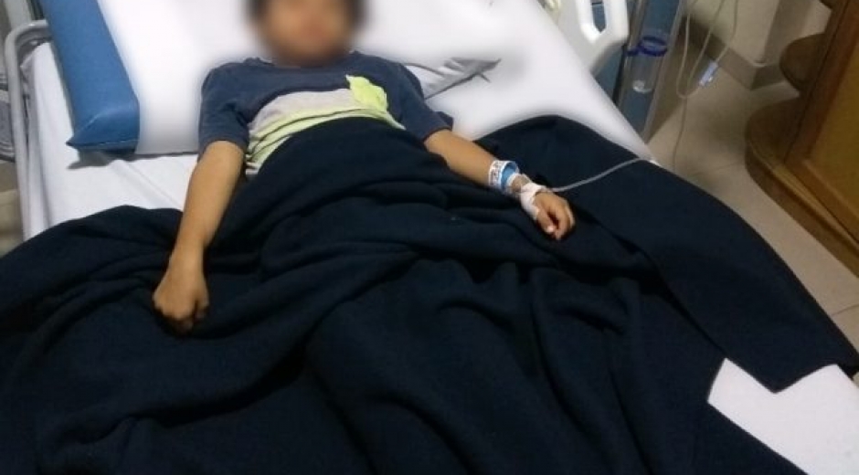 El niño que recibió la descarga se encuentra hospitalizado