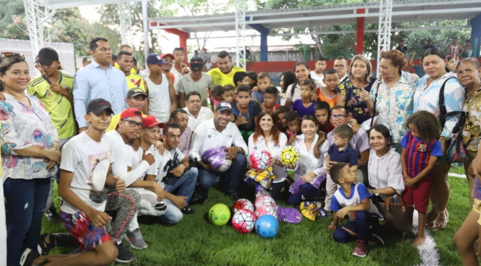 Entrega de las canchas en Ciénaga y Fundación.