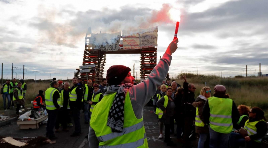 Los enfrentamientos tuvieron lugar en la puerta de la Asamblea Nacional.
