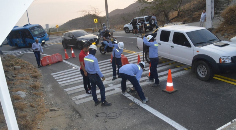 Desde tempranas horas el Distrito comenzó el retiro de los resaltos.