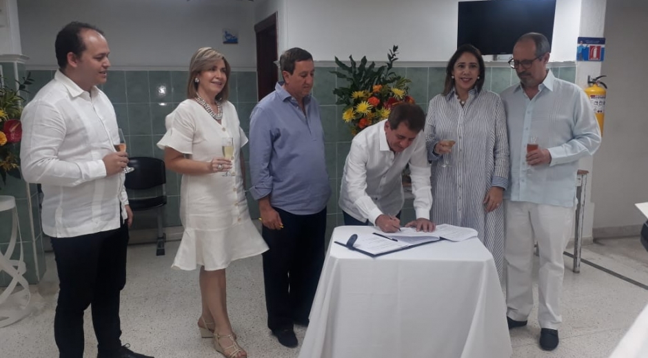 Firma del convenio entre las dos fundaciones del Caribe